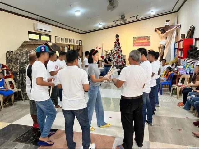 Ako Ang Saklay community-based rehabilitation participants in a group activity